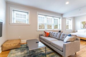 Furnished Living Commodore 304