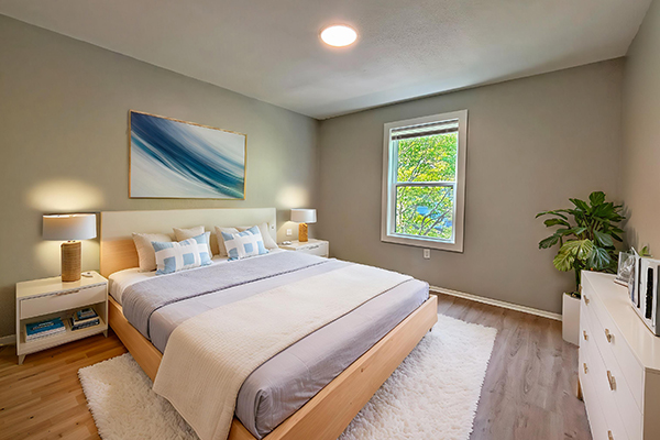 Bedroom 102 Furman 44 Asheville Arms