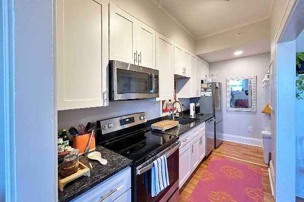 Kitchen 215 E Chestnut 303 Commodore