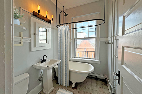 Bathroom 420 Market 51
