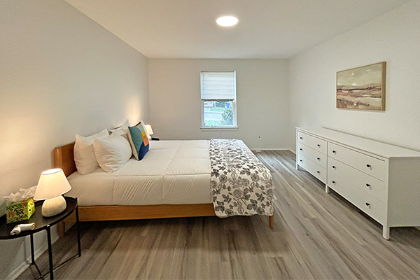 Bedroom 102 Furman 25 Asheville Arms