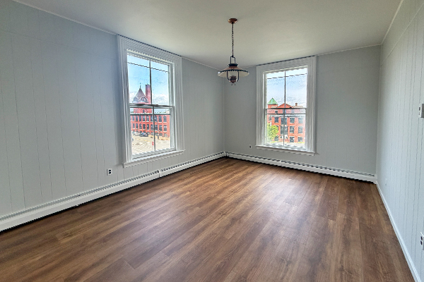 Living 93 Elm 5