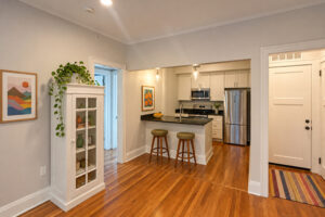 215 E Chestnut 202 Commodore Asheville